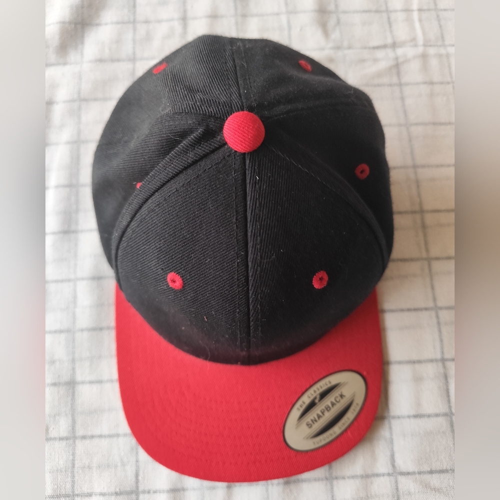4/$50⭐️Lids Hat Snapback Adjustable Baseball Cap Black Red